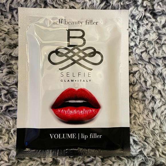 B-Selfie LIP VOLUME & DEFINITION TREATMENT - Picture 2 of 6
